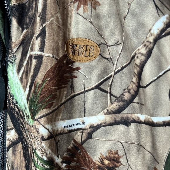 SPORTS AFIELD XL REALTREE CAMOUFLAGE AND GREEN SPORTS JACKET - Picture 5 of 12